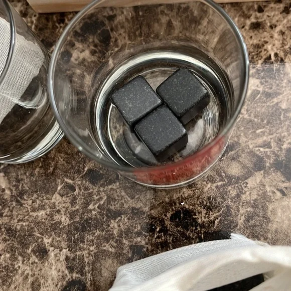 NWOT - Game of Thrones Bar Glass Gift Set - Picture 3 of 8